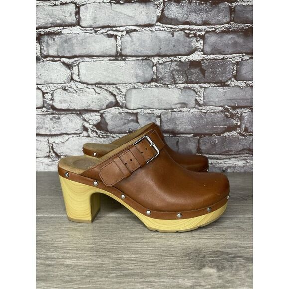 Clarks Artisan Brown Leather Round Toe Strap Stud Heel Shoes Women Sz 6M US/36EU - Picture 2 of 16